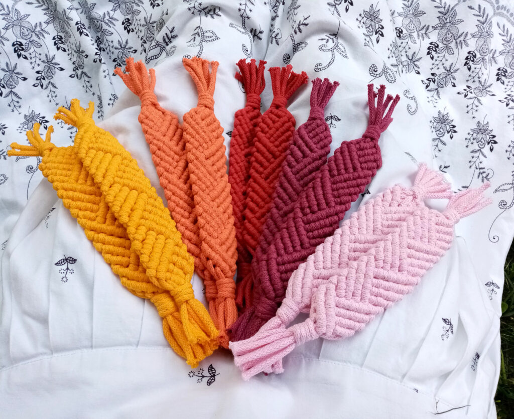 Makramowa zakładka do książki