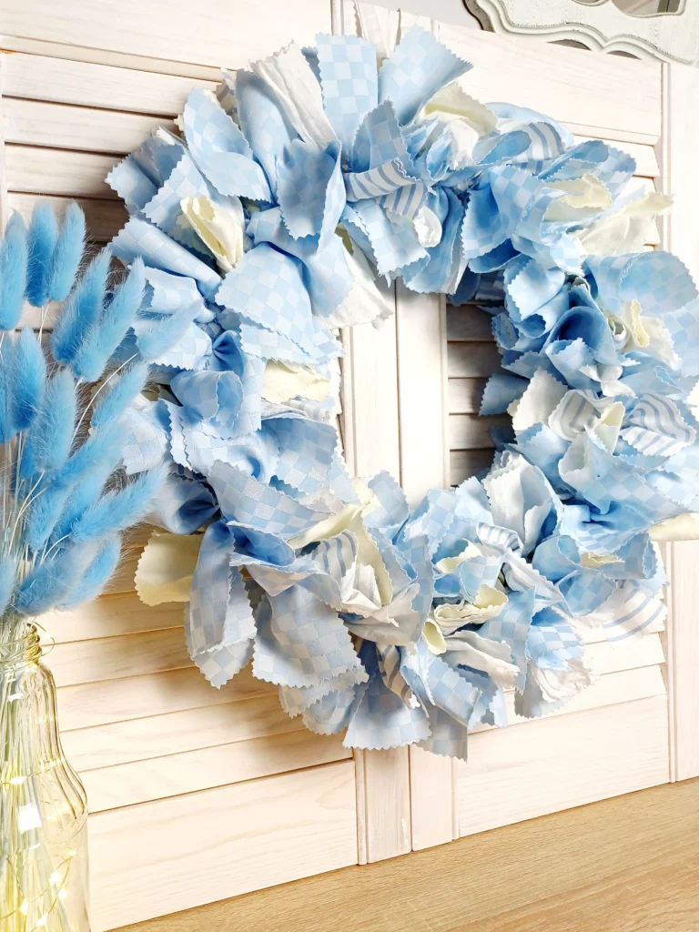 obrazek → Wianek błękitny z elementami ecru. Kratka,