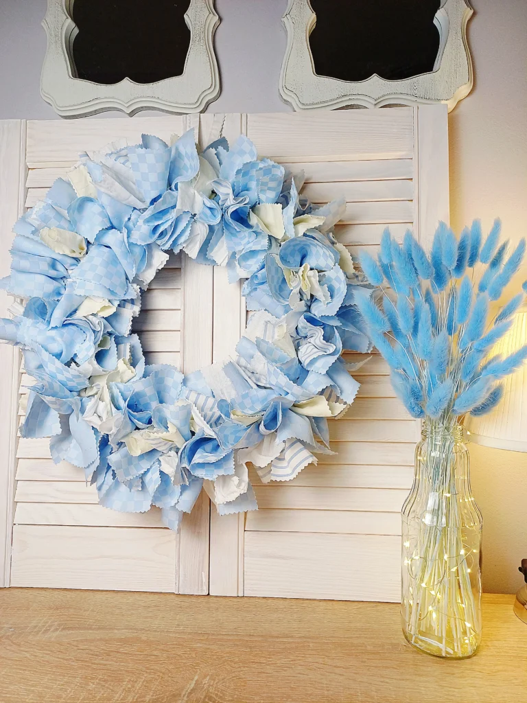 obrazek → Wianek błękitny z elementami ecru. Kratka,