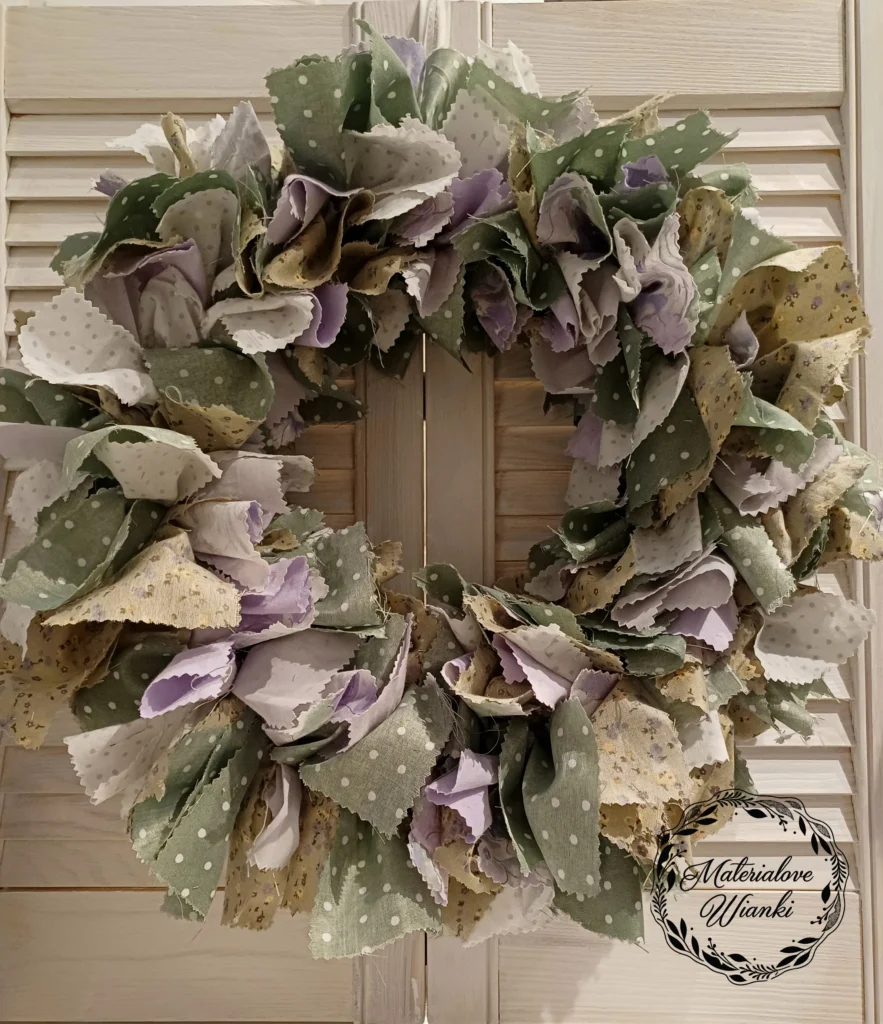 Zielono-fioletowy wianek.