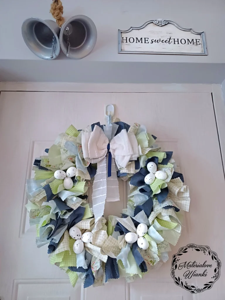obrazek → Wianek świąteczny z jajami 🙂