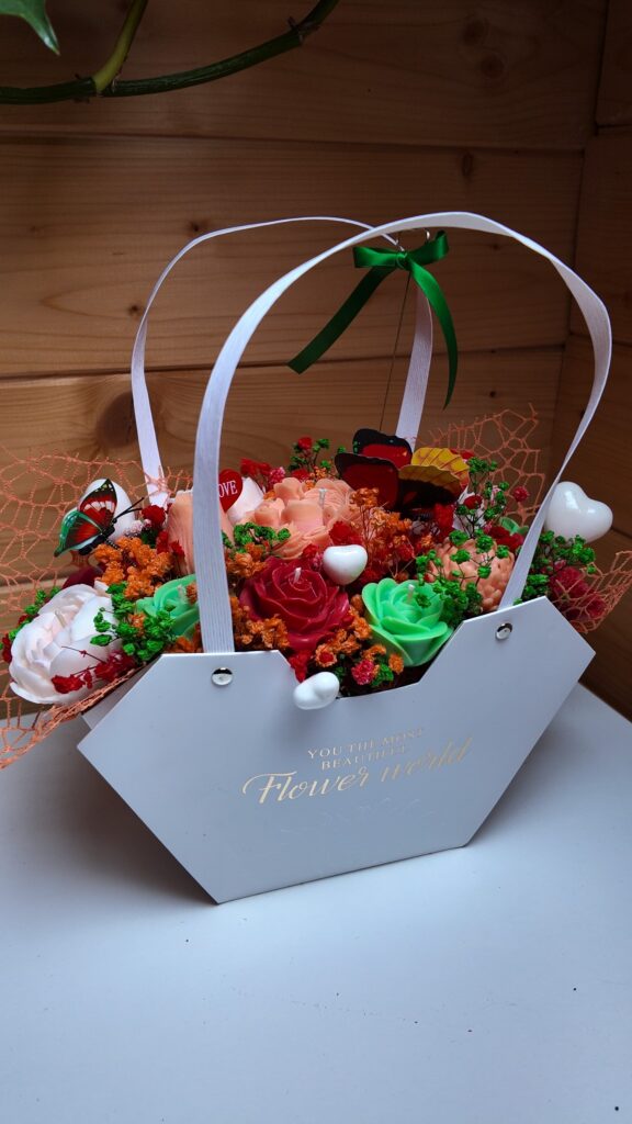 Flowerbox w koszyczku z świec sojowych zapachowych