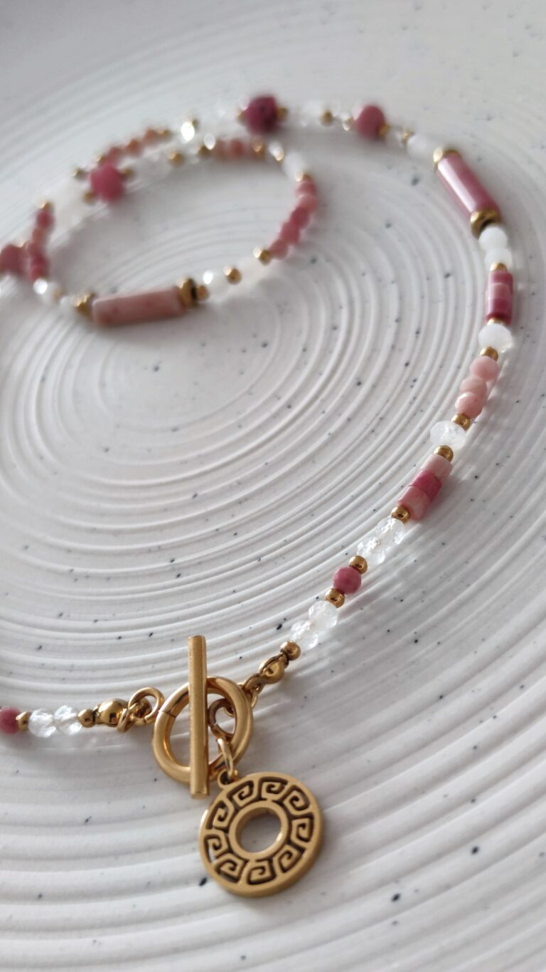 Naszyjnik z kamieni naturalnych w odcieniach pudrowego różu i bieli