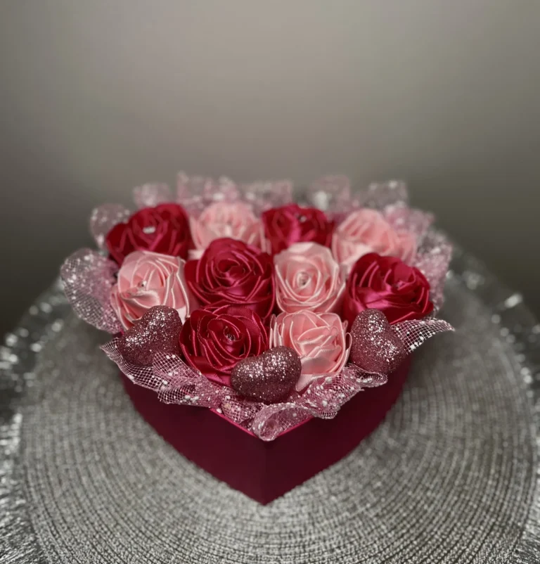 flower box z wiecznymi różami