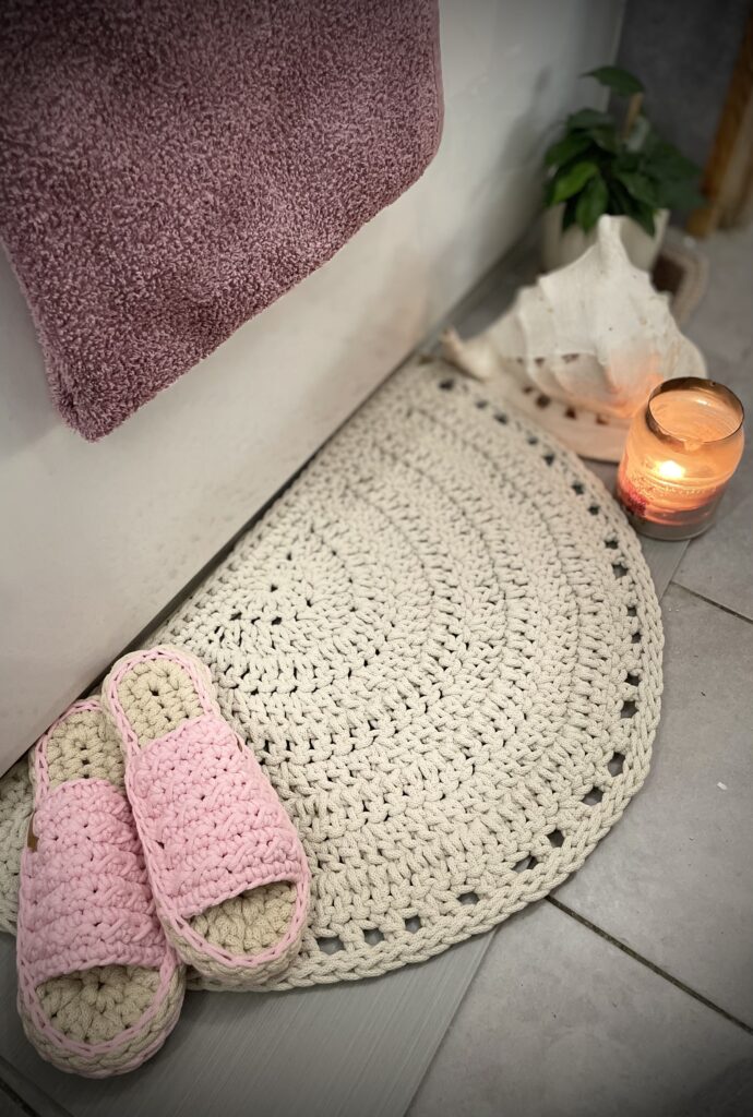 Relaksująca klasyka – dywanik półokrągły 66×40