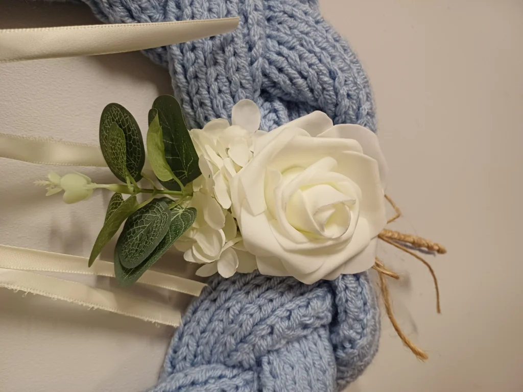 obrazek → Wianek ręcznie robiony na drutach