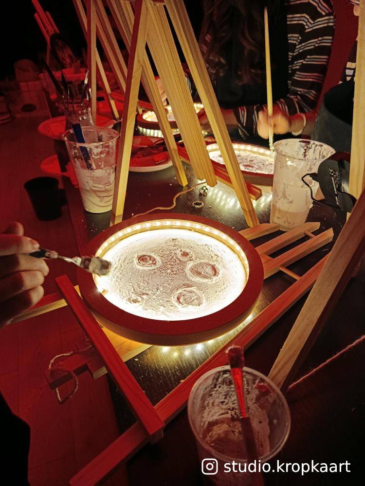 obrazek ręcznego wykonywania księżyca