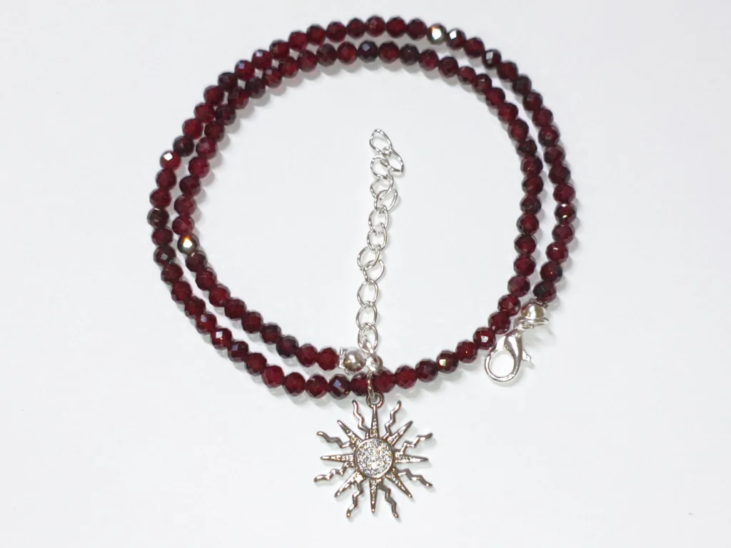 obrazek → Naszyjnik z granatów z zawieszką