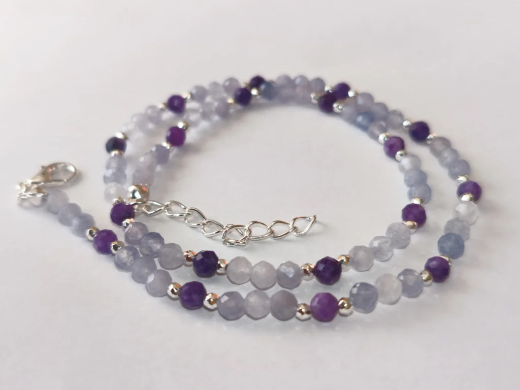 obrazek → Ręcznie robiony naszyjnik z kamieni tanzanitu