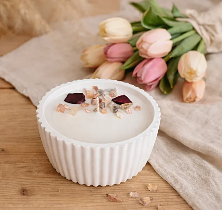 Świeca sojowa ” Najlepsza dla Kobiet” z olejkami eterycznymi i kamieniem księżycowym